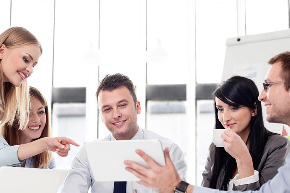 ansprechpartner_590x394